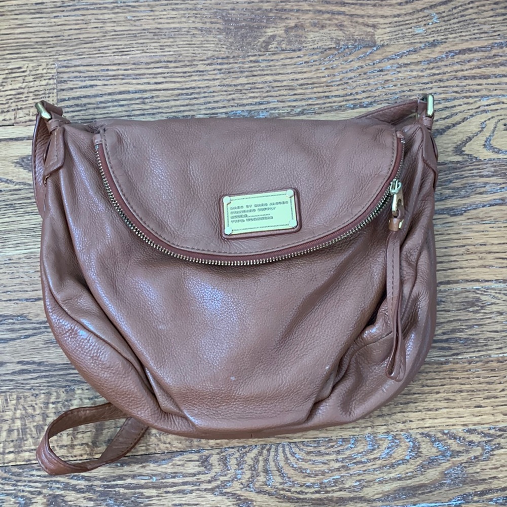 Marc Jacobs Standard Supply Brown Leather Bag- Top Zipper for Extra Storage